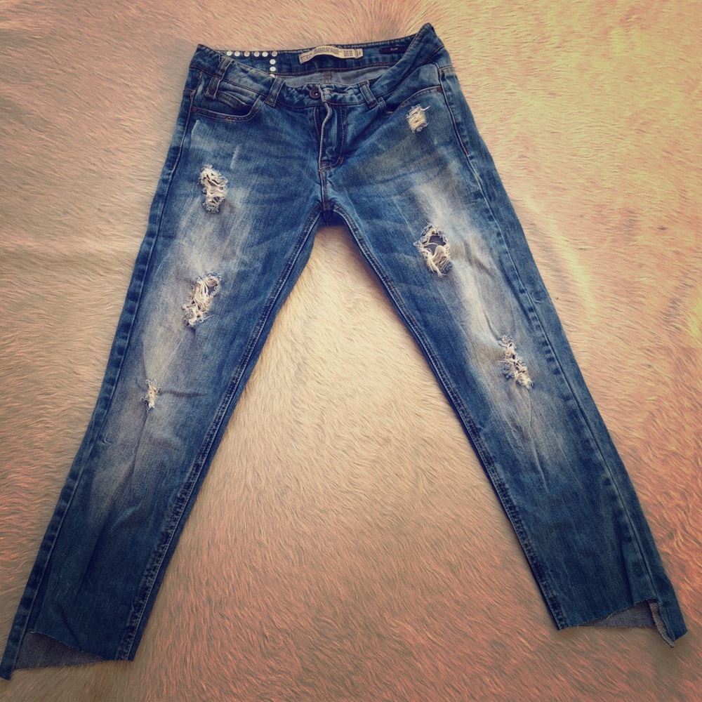 Zara Premium Wash Step Fray Cropped Ripped Jeans